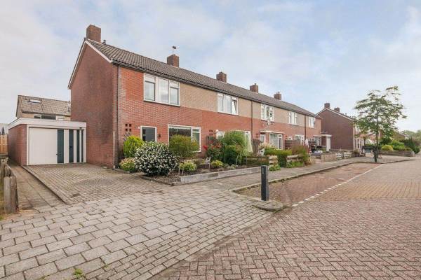 Woning Evert C. Slimstraat 42 St.-Annaparochie