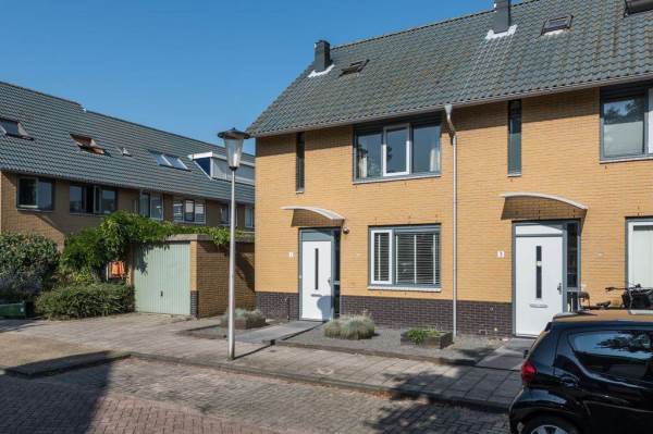 Woning Valkenierstraat 1 's-Gravenzande