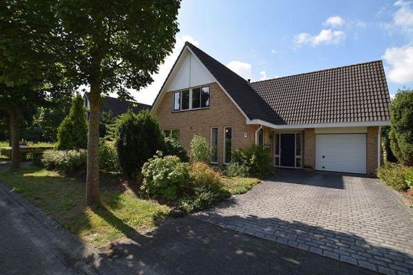 Woning Esdoornweg 2 Hoogezand