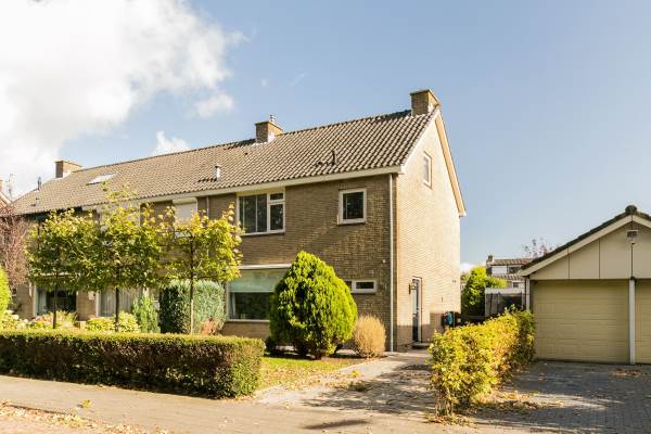Woning Eikenlaan 34 Puttershoek