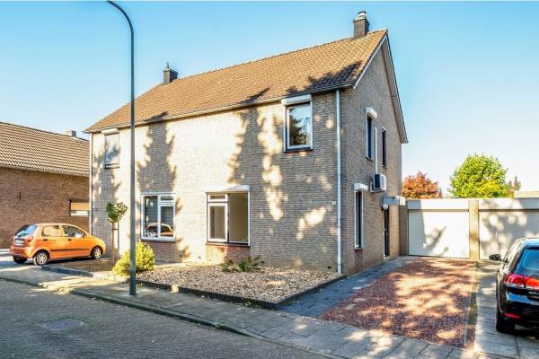 Woning Hondsbroek 35 Born