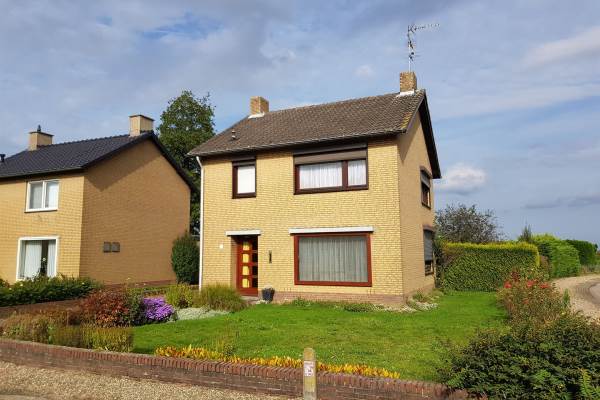 Woning Raadhuisstraat 8 Ohé en Laak