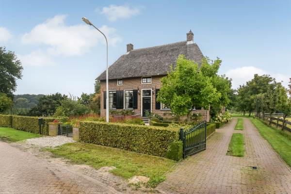 Woning Loenensestraat 2 Slijk-Ewijk
