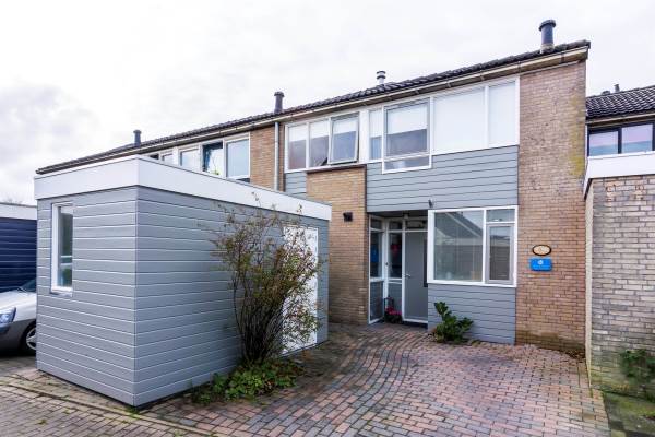 Woning Platohôf 17 Stiens