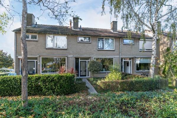 Woning Burg. De Vries Broekmanlaan 3 Oud-Beijerland