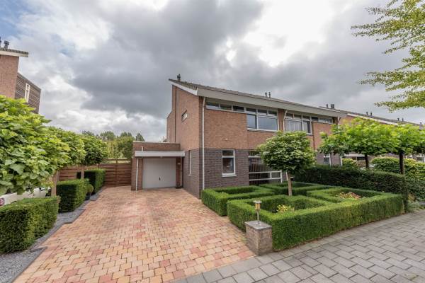 Woning Bachlaan 170 Oud-Beijerland
