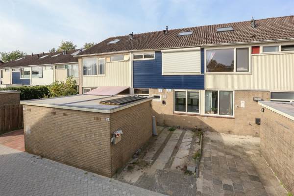 Woning Theo van Doesburgplantsoen 18 Meppel