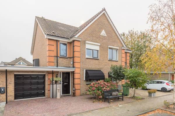 Woning Kwartslaan 111 Rhoon