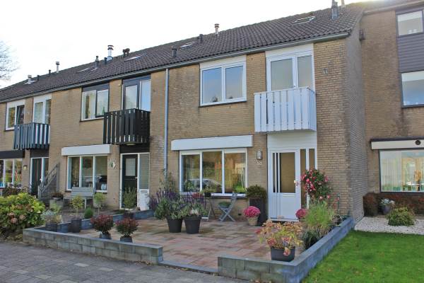 Woning Rembrandt van Rijnsingel 50 Roelofarendsveen