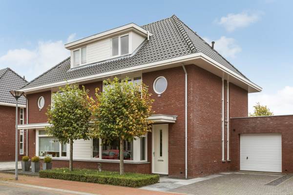 Woning 't Boveneindje 10 Made