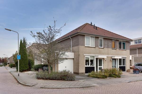 Woning Wetering 30 's-Gravendeel