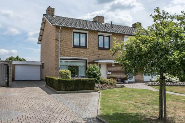 Woning Lijsterbeslaan 15 Bunde