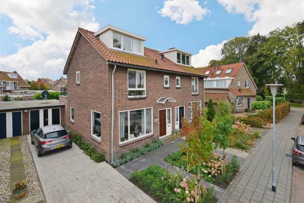 Woning Prins Bernhardlaan 21 Ouderkerk aan de Amstel