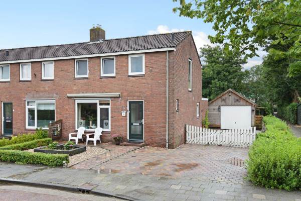 Woning Tj. Nawijnstraat 15 Nij Beets