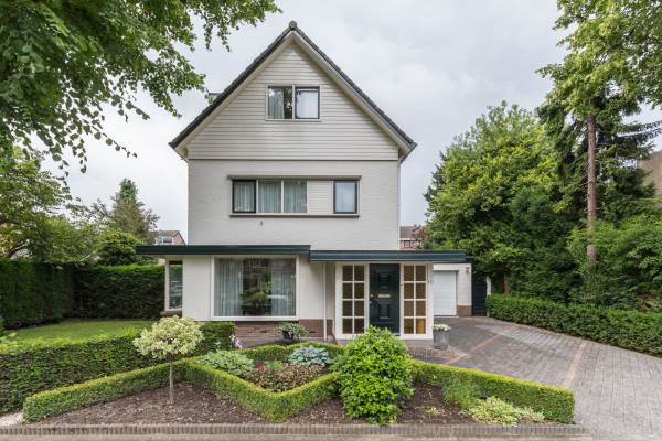 Woning Graaf Willemlaan 14 Hendrik-Ido-Ambacht
