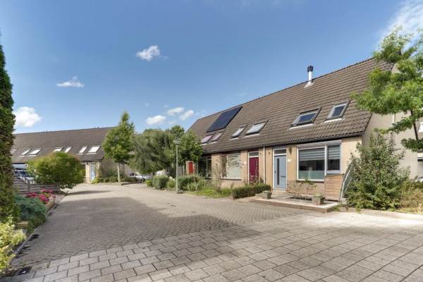 Woning Van den Broek-erf 179 Dordrecht