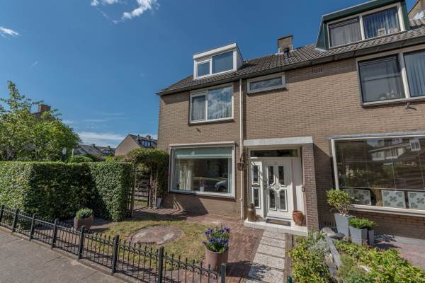 Woning W. Vrijlandtstraat 12 Oud-Beijerland