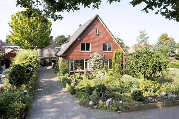 Woning Dorpsstraat 18 Almen