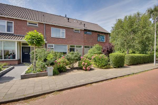Woning Walraven van Hallstraat 4 Heemskerk