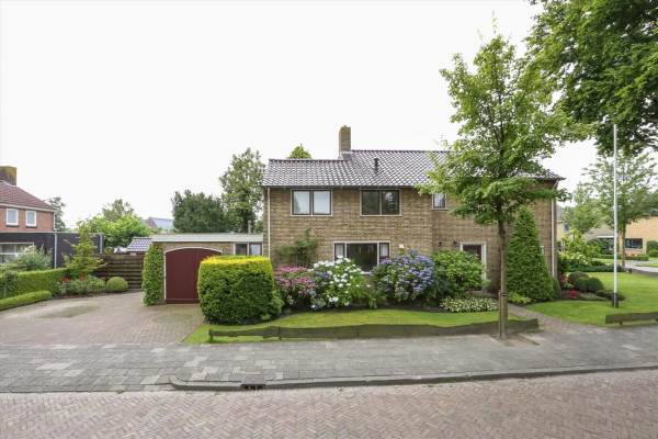 Woning Julianalaan 10 Buitenpost