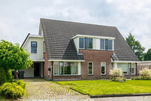 Woning Waterlelie 25 Buitenpost