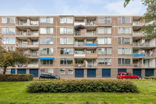 Woning Burgemeester Caan van Necklaan 106 Leidschendam