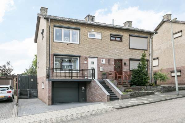 Woning Pastoor Kaulhausenstraat 8 Landgraaf