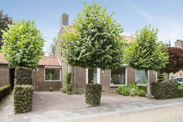 Woning Pastoor van Akenstraat 7 Vlijmen