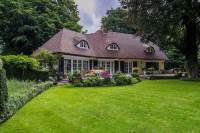 Woning van Beeverlaan 19 Laren Nh