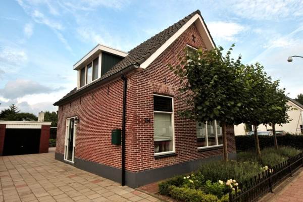 Woning Dorpsstraat 153 Enter