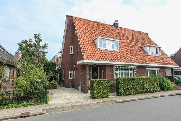 Woning Julianastraat 40 Lekkerkerk
