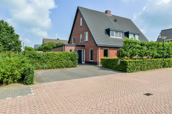 Woning IJsbaan 1 Oudenbosch