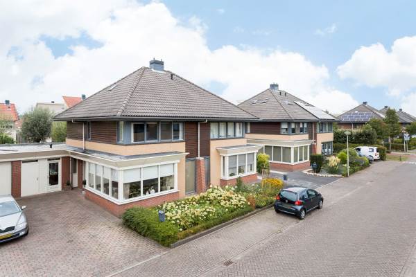 Woning J.H. L.-van Herwaardenstraat 12 Meteren