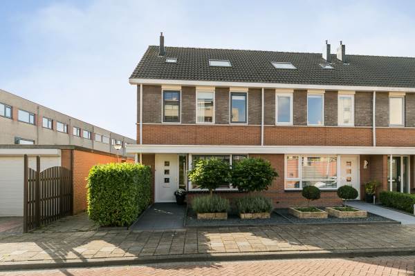 Woning Etudestraat 18 Hellevoetsluis