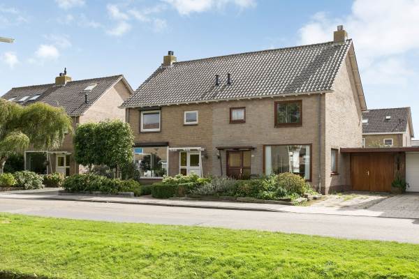 Woning Kerklaan 80 Leimuiden