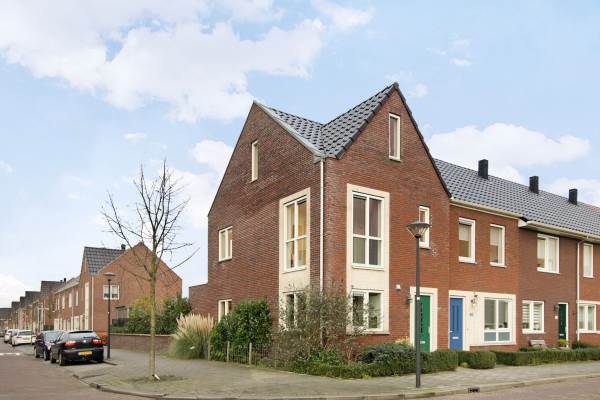 Woning Hoge Weere 135 Zwaag