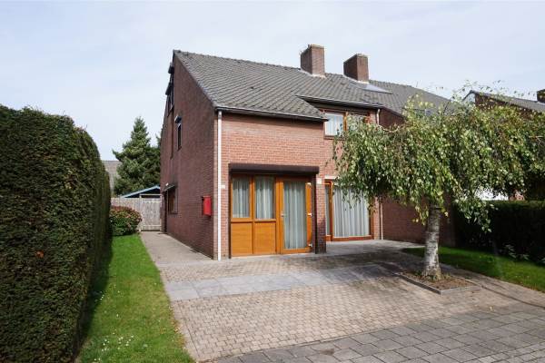 Woning Burgemeester Van Laarstraat 24 Cadier en Keer