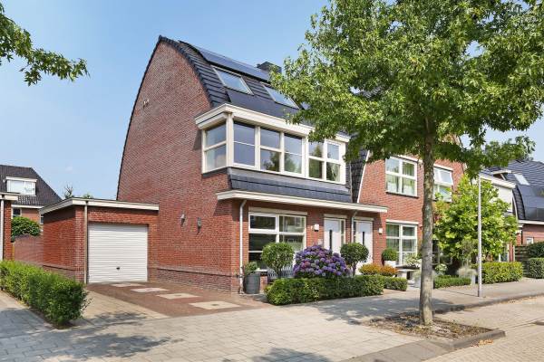 Woning Meester Pielagelaan 8 Hooglanderveen