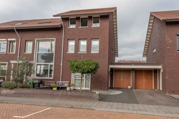 Woning Valeriaan 81 Puttershoek