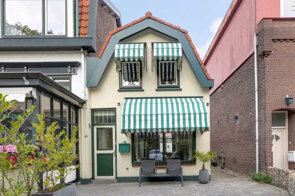 Woning Grote Hout- of Koningsweg 42 Velsen-Noord