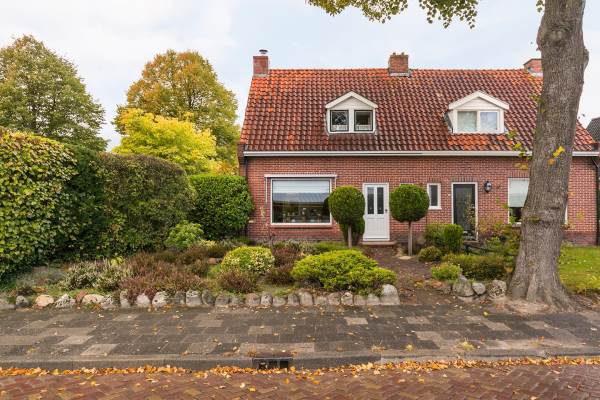 Woning Beatrixstraat 12 Buitenpost