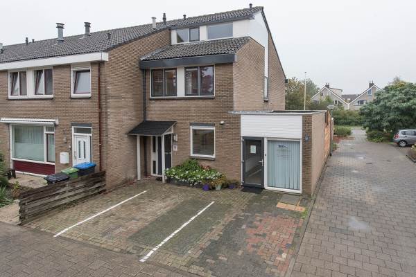 Woning Karveel 37 Lelystad