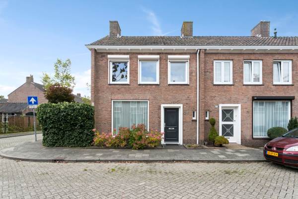 Woning Esdoornlaan 24 Roosendaal