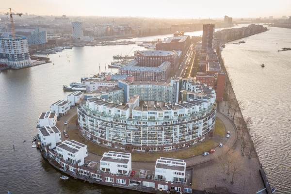 Woning Venetiëhof 214 Amsterdam
