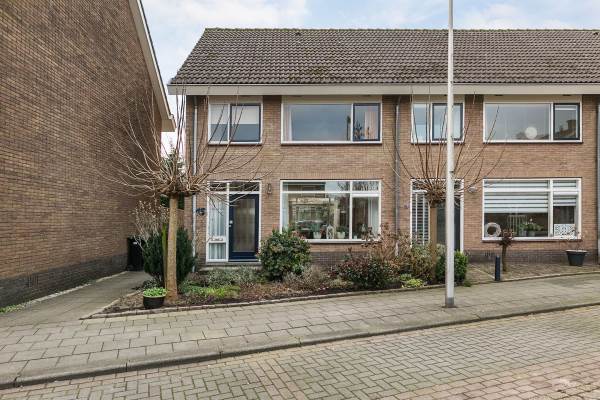 Woning Erasmusstraat 15 Haastrecht