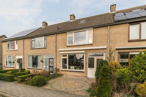 Woning Eikenlaan 31 Puttershoek