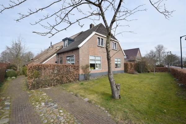Woning Dorpsstraat 27 Nijeveen