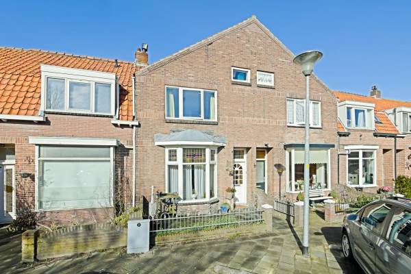 Woning van der Duyn van Maasdamstraat 16 Den Helder