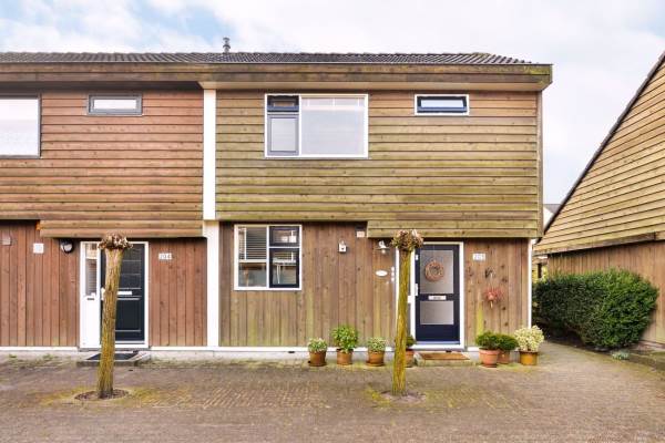 Woning Paardenweide 203 Zwaag
