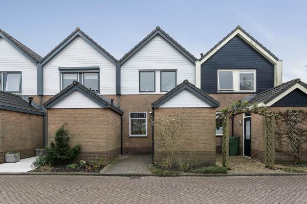 Woning P. de Jongstelaan 21 Strijen